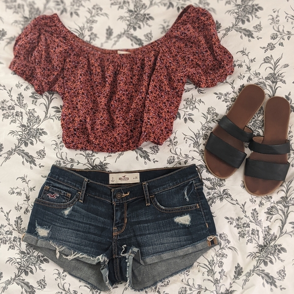 Hollister low rise shorts & boho crop top (med) - Picture 5 of 7